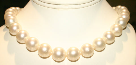 white South Sea pearl