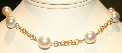 pearl and gold necklace