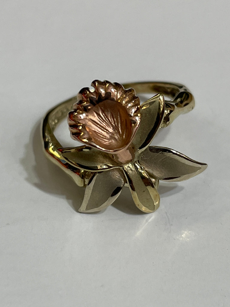 14K yellow gold orchid flower ring